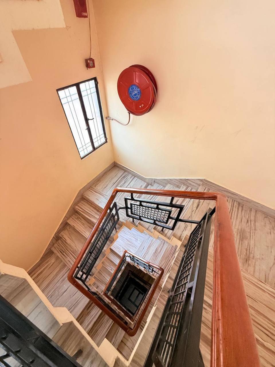 Shivam Hotel Varanasi - Near Kashi Vishwanath Temple With Parking And Lift 외부 사진