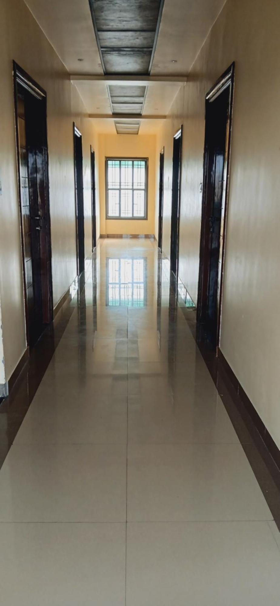 Shivam Hotel Varanasi - Near Kashi Vishwanath Temple With Parking And Lift 외부 사진